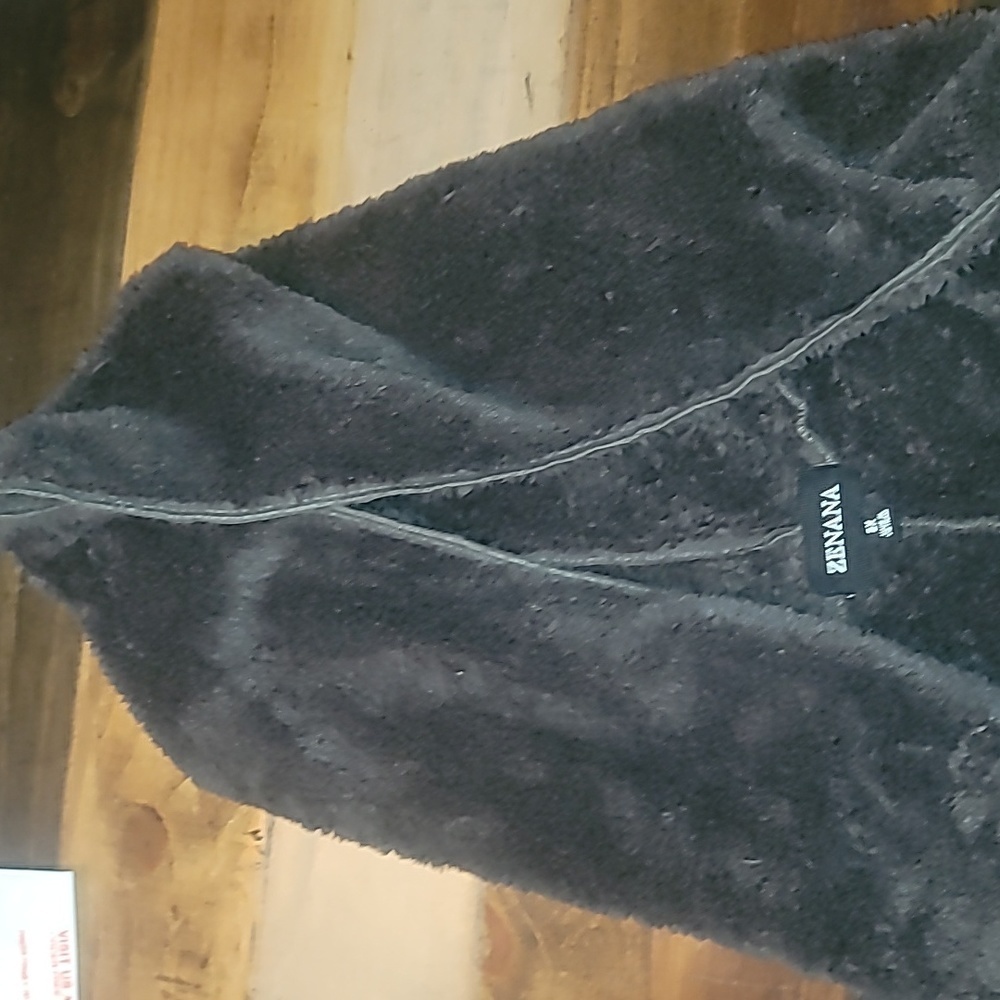 Zenana Faux Fur Vest with Hood - Picture 6 of 6